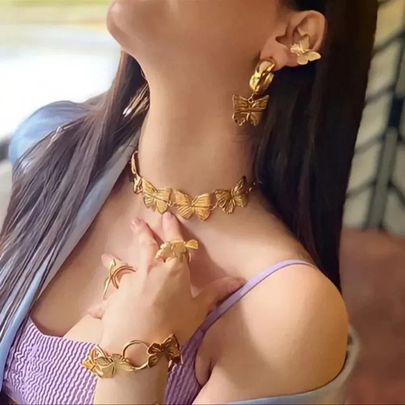 Butterfly 18K Gold Stainless Steel Waterproof Ring - Picture 11 of 12